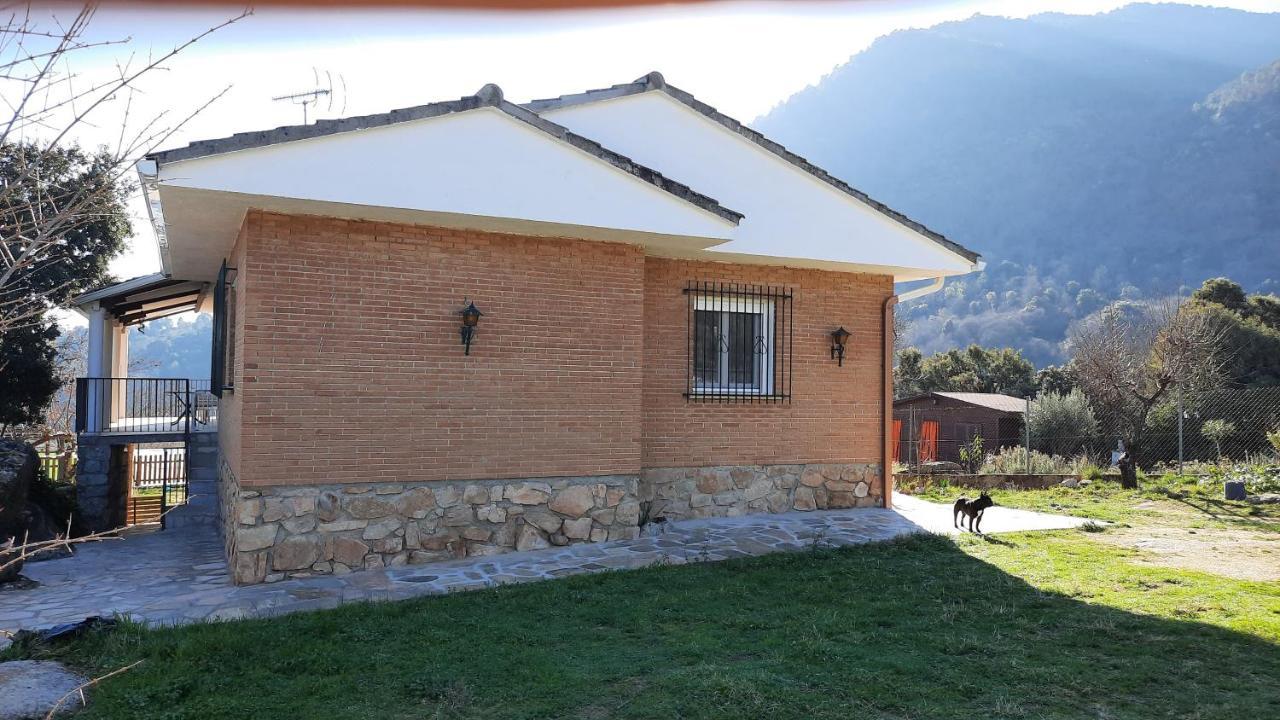 Chalet con piscina y BBQ para 10 personas San Martín de Valdeiglesias Esterno foto