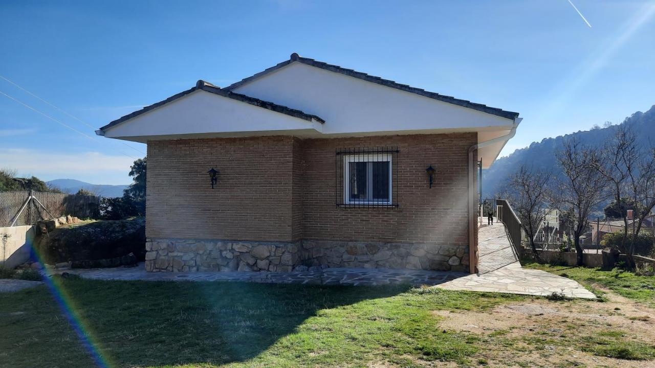 Chalet con piscina y BBQ para 10 personas San Martín de Valdeiglesias Esterno foto